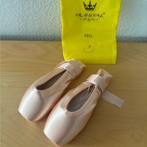 NWT F.R. Duval 4.0 American - Gaynor Minden Alternative Pointe Shoes (9W/Reg)